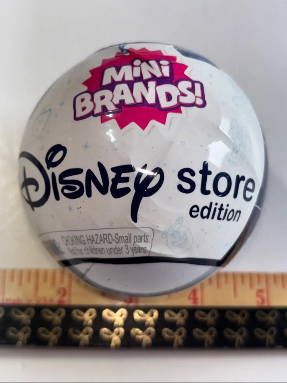 Disney Mini Brands! Surprise Ball - White with Pink and Blue